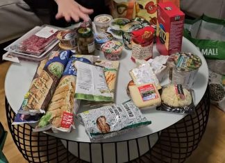 “EVO, OVO ŠTO JE NA STOLU, TO JE BILO 100 EVRA” Gastarbajteri pokazali šta su kupili za 230€! “Eto, a nema ni za čestit ručak”