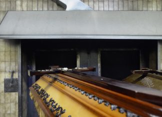 Nemojte prilaziti ožalošćenima sa “primi moje saučešće “: Sveštenik otkrio zašto je to pogrešno!