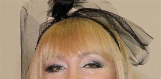 Pala na najniže grane, a do nedavno punila dvorane! Pjevačica (71) skuplja sve što nađe pored kontejnera