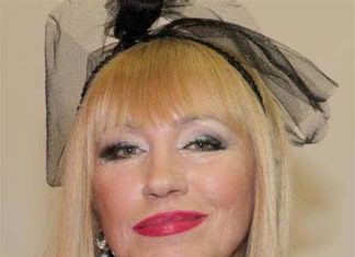 Pala na najniže grane, a do nedavno punila dvorane! Pjevačica (71) skuplja sve što nađe pored kontejnera