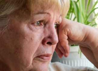 Ono što mi je ćerka rekla pred svojom svekrvom i svekrom zaboleo me je više od šamara: Dok su se oni smejali ja sam krila suze