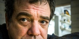 Bio sam pijan kad sam ženinu ćerku iz prvog braka odveo u krevet: Ono što mi je rekla nakon buđenja ostavilo me bez reči