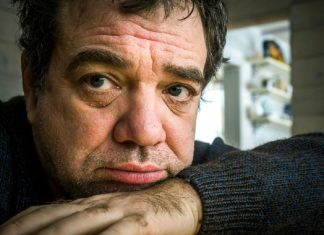 Bio sam pijan kad sam ženinu ćerku iz prvog braka odveo u krevet: Ono što mi je rekla nakon buđenja ostavilo me bez reči