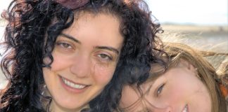 Sa sarajevskog radija čulo se – Senada je poslednji put viđena na aerodromu: Ubrzo majci stiže slika iz javne kuće, a na poleđini napisano…