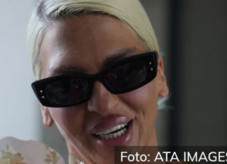 ROĐENDANSKA PROSLAVA DALEKO OD OČIJU JAVNOSTI Jelena Karleuša uhvaćena na privatnoj plaži u strasnom ZAGLJAJU popularnog PJEVAČA!!