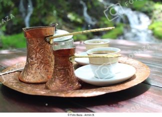 TURKINJA POKAZALA KAKO SE PRAVILNO KUHA TURSKA KAFA: Iznenadićete se koliko je drugačija od naše “domaće”