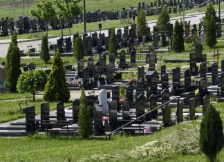 Zanemećete kad vidite šta je Hrvat pokojnoj ženi stavio na spomenik! Od prizora će vam vilica ljosnuti do poda!