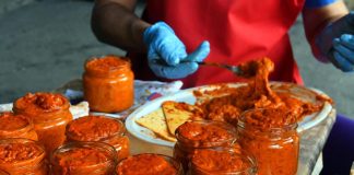 Najtraženiji recept za prste polizat: Ajvar bez ljuštenja paprika, cela tegla otići će za tren oka, ovo morate probati…Domaćice jeste spremne za ovaj trik bez imalo muke!!!