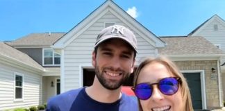 Sara je sa mužem kupila kuću iz snova ne sluteći šta će ih tamo snaći: Kad je pogledala u ogledalo zanemela je od šoka