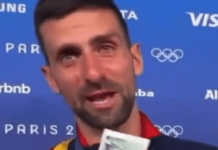 Novinar dao Novaku Đokoviću ovu fotografiju i slavni Srbin je odmah zaplakao!!Pogledajte samo šta se nalazi na fotografiji…
