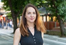 Pronašla sam sliku svog muža sa nepoznatim detetom koje je neodoljivo podsećalo na njega: Kada sam saznala istinu koju je skrivao od mene ceo svet mi se srušio