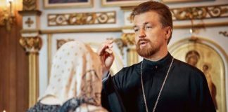 Sveštenik otkrio baki Anki šta radi njena snaja: Kada je odbila da mu otvori vrata, celo selo pričalo samo o tome