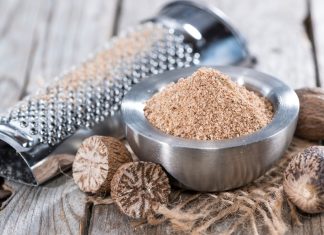 Samo pola kašike ovog začina će vas OPUSTITI I SPAVAT ćete kao beba! Bacite tablete za spavanje.