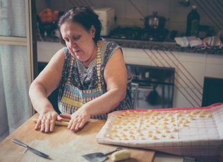 “3 razloga zašto sam majku smestila u starački dom čim je napunila 68: Nije zaslužila ni da je pogledamo u starosti”