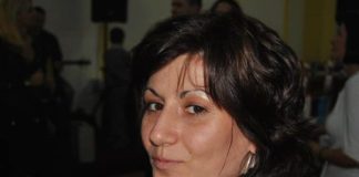 ŠTA ODAJE NEKULTURNU ŽENU: Obratite pažnju da li radi ove 4 stvari i sve će vam biti jasno! (FOTO)