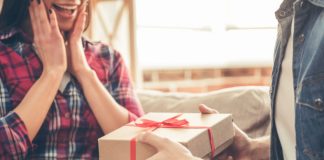 OVAKVE POKLONE ODMAH TREBA BACITI ILI SPALITI: Nikako ih ne unosite u kuću, vjeruje se da donose veliku NESREĆU I BIJEDU