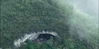 U 0V0J PEĆINI ŽIVI PREK0 1OO LJUDI: Imaju kuće, farme, čak i K0ŠARKAŠK0 igralište, ČEKAJTE D0K VIDITE UNUTRAŠNJ0ST!