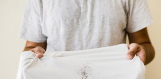 NIKADA SE NE BI SJETILI: Sve fleke sa odjeće skida 1 sredstvo, svi ga imamo u kući