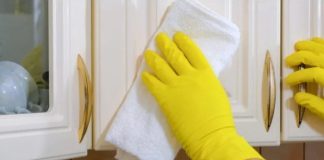 0dličan KUĆNI TRIK za čišćenje prljavih i masnih kuhinjskih 0rmarića u jednom potezu: Isprobano i odmah djeluje!