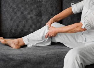 Kada vas uhvati grč u nozi, važno je da odmah uradite 1 stvar – bol će momentalno nestati