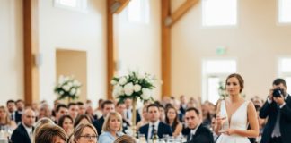 Snaja me ponizila na venčanju — onda je moj sin uzeo mikrofon i ostavio sve bez reči