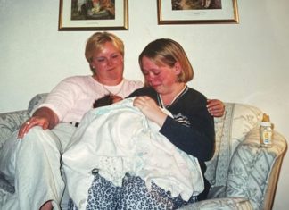 Imala sam samo 1 sliku sa biološkom majkom dok me je predavala usvojiteljki: Više od 20 godina sam je tražila, a onda stiže poruka koja mi je promenila život