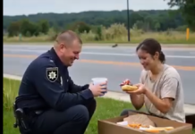 Policajac Koji Je Svakog Dana Ručao S Beskućnicom