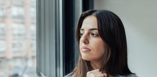 Svekrva i muž izbacili su tek rođenu bebu i mene iz kuće jer dete nije ličilo na oca: Nakon 5 godina otkrivena je surova istina koja im je razorila živote