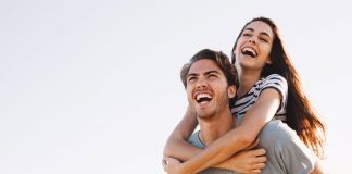 Zbog siromaštva, moji roditelji su me prodali bogatom čoveku, ali ono što se desilo na našoj bračnoj noći šokiralo je sve…