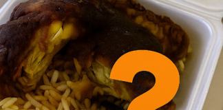 Naručila piletinu s rižom, nije mogla vjerovati što je pronašla unutra…