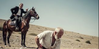 Svi su se smejali starcu koji je sadio orah na kamenjaru: “Nećeš ti to dočekati, dedo!”, vikao je bogati komšija. Godinama kasnije, taj orah je spasio život komšijinom sinu.