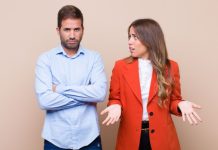 NIJEDNA SUPRUGA OVO NE VIDI: 10 ZNAKOVA DA VAS MUŽ VARA, OBRAZITE PAŽNJU NA BROJ 7