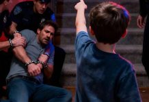 Sedmogodišnji dečak pozvao je hitnu pomoć nakon što je čuo vriske svoje tinejdžerske sestre iz sobe svog očuha: kada je policija obila vrata, ono što su videli unutra šokiralo je sve.