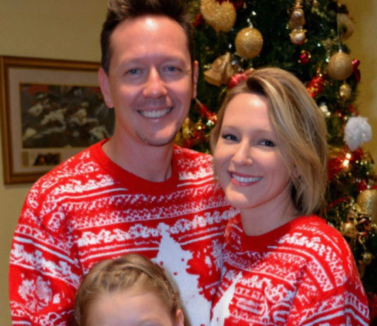 Moj muž je dobio božićni poklon od svoje bivše – a kada ga je otvorio pred nama, ono što je bilo unutra mi je uništilo brak.