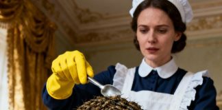 Sin milijardera patio je od strašnih bolova… dok mu dadilja nije skinula nešto tajanstveno s glave.