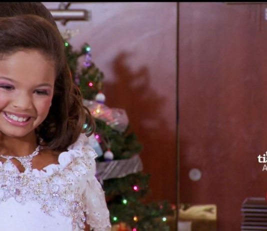 Majka je svojoj osmogodišnjoj ćerki izbelila zube, natapala je u kremi za samopotamnjivanje i davala joj energetska pića: A kada je odrasla nastao je haos