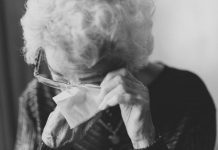 U STAROSTI STE TERET: Evo kako da preživite kad vas svi odbace – 5 koraka za spas