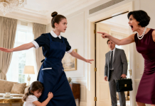 Bogati otac vraća se kući i zatiče kućnu pomoćnicu kako štiti njegovu slijepu kćer… a istina koju otkrije zauvijek ga potrese.