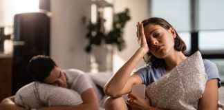 Šta zapravo znači ako supružnici spavaju u odvojenim krevetima, prema psihologiji