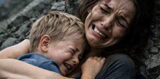 Moji roditelji bacili su mene i mog šestogodišnjeg sina sa litice. Dok sam pokušavala shvatiti šta se dogodilo, moj sin je tiho šapnuo: „Ne plači, mama, pravi se mrtva dok ne odu.“ ☹️