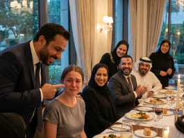 Zaručnik me je ismevao na arapskom pred svojom porodicom — a ja sam osam godina učila da me potcene