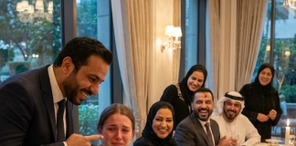 Zaručnik me je ismevao na arapskom pred svojom porodicom — a ja sam osam godina učila da me potcene