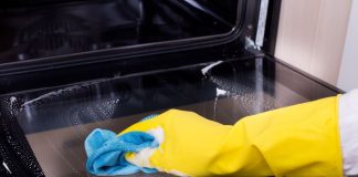 Stavite ovo rernu i za 30 minuta će biti kao nova, bez ribanja: Caka je u jednom sastojku koji svi imaju u kući