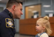 Mala devojčica došla je u policijsku stanicu da prizna ozbiljan zločin, ali ono što je rekla potpuno je šokiralo policajca.