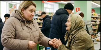 U reduu za kasu, platila sam za staricu, a ona tiho šapnula: „Kada muž ode VEČERAS, sneg u dvorištu ne diraj“. Nasmejala sam se, ali te večeri nisam čistila dvorište. A ujutro, izlazeći na verandu, ZANEMELA sam od onoga što sam videla… 😲😲😲