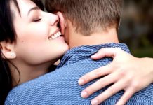 Kako natjerati svakog muškarca da se ponovno zaljubi u vas u samo 30 sekundi? Samo mu recite OVO!