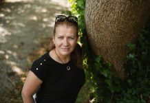 Nakon što sam sahranila muža u njegovim stvarima sam pronašla USB koji mi je promenio život: Ono što sam otkrila ne bi poželela ni najgorem neprijatelju