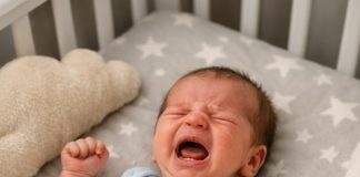 Beba je plakala tri dana bez prestanka i jedva je spavala. Lekari su insistirali da su to samo grčevi i prepisali lekove, ali plač nije prestajao.