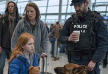 Službeni pas na aerodromu zalajao je na plišanog medu jedne devojčice — ono što je pronašao iznenadilo je sve.