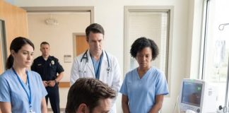 Udovac je pojurio u bolnicu nakon hitnog poziva da mu je osmogodišnja ćerka u kritičnom stanju — ali kada je konačno seo pored njenog kreveta…